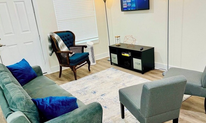 Grogan's Mill Apartment | 2-Bedroom 2-Full Baths with FREE Parking, Washer & Dryer, WiFi in The Woodlands