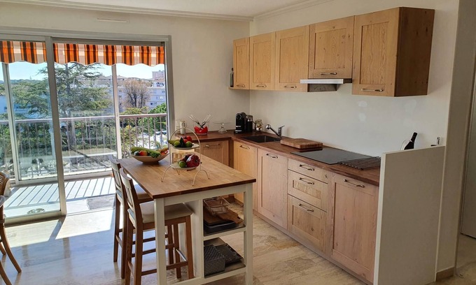 Mandelieu-La-Napoule Apartment | 2 bedroom apartment in a secure residence in Mandelieu with a shared pool and close to the center - 2301