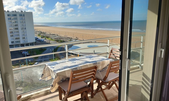 Saint-Jean-de-Monts Apartment | 2-bedroom apartment with Wi-Fi, sea view, close to beach in Saint-Jean-de-Monts