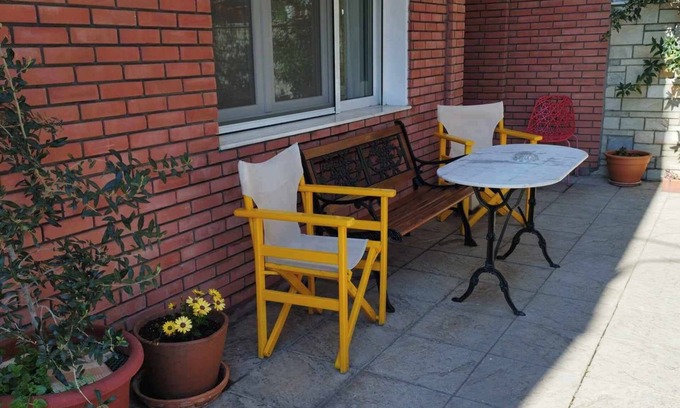 Stavroupoli Apartment | 2-bedroom a living room apartment with yard and parking stasion at Thessaloniki