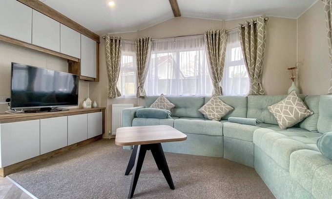 Weston-super-Mare Cottage | 2 bedroom accommodation in Kewstoke, near Weston-Super-Mare