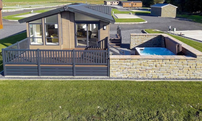 Newton Stewart Ski Chalet | 2 bedroom accommodation in Glenluce, Newton Stewart