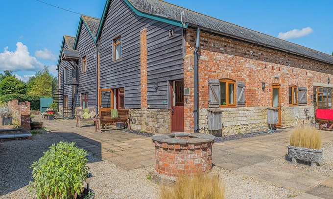 Woolland Cottage | 2 bedroom accommodation in Blandford Forum