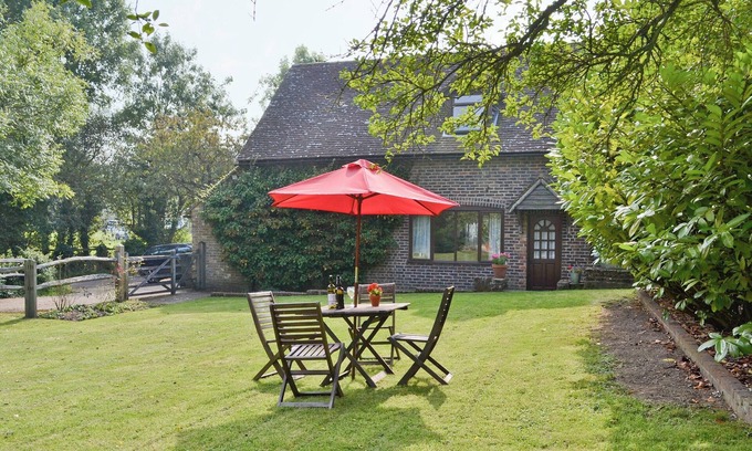 Five Oak Green Cottage | 2 bedroom accommodation in Shipbourne, near Sevenoaks