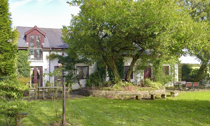 Wiseman's Bridge Cottage | 2 bedroom accommodation in near Kilgetty