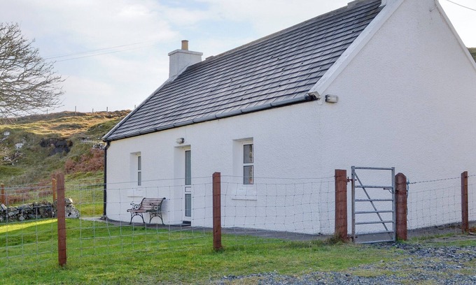 Colbost Cottage | 2 bedroom accommodation in Glendale, Isle of Skye