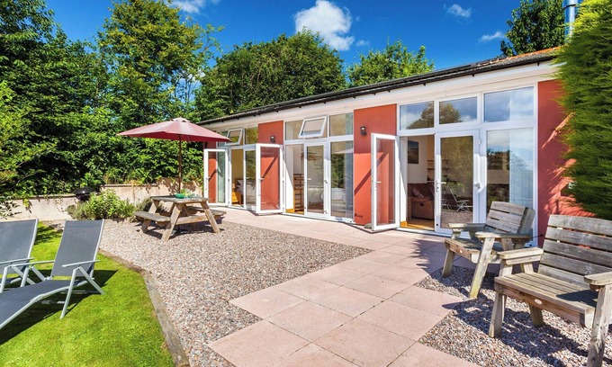 Barnstaple Cabin | 2 bedroom accommodation in Braunton, near Barnstaple