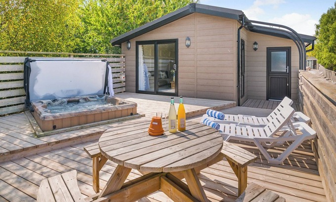 Milverton Ski Chalet | 2 bedroom accommodation in Cannington