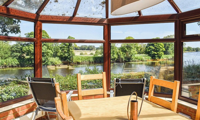 Bramerton Cottage | 2 bedroom accommodation in Bramerton
