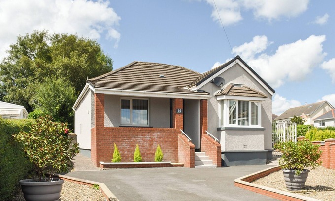 Llanelli Cottage | 2 bedroom accommodation in Llanelli