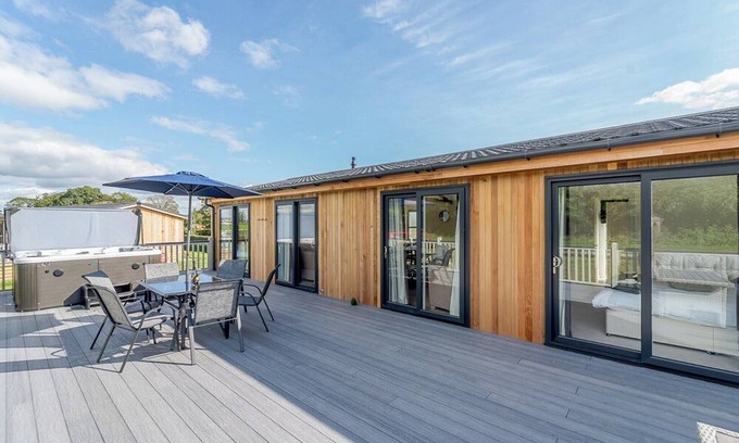 Ellesmere Ski Chalet | 2 bedroom accommodation in Tetchill