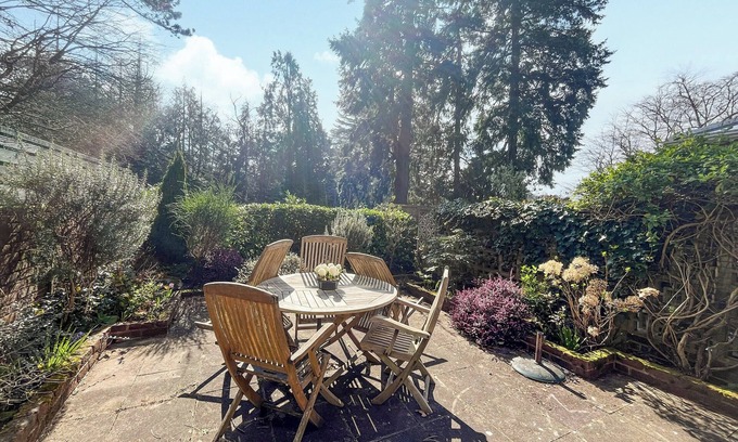 Dorking Cottage | 2 bedroom accommodation in Dorking