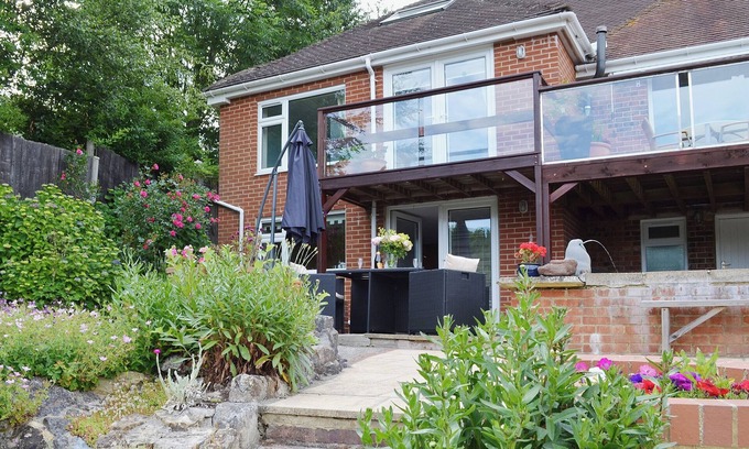 Fairlight Cottage | 2 bedroom accommodation in Fairlight, near Hastings