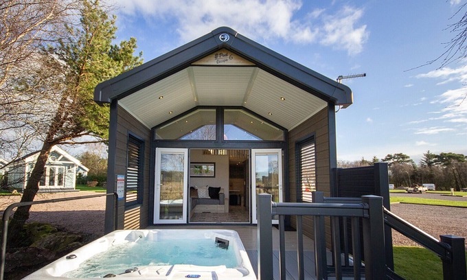 Annan Cabin | 2 bedroom accommodation in Annan