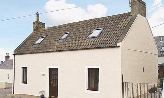Portknockie Cottage | 2 bedroom accommodation in Portknockie, near Buckie