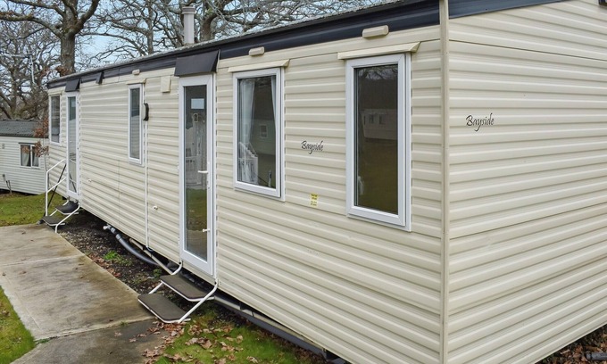 Cowes Cottage | 2 bedroom accommodation in Thorness, near Cowes