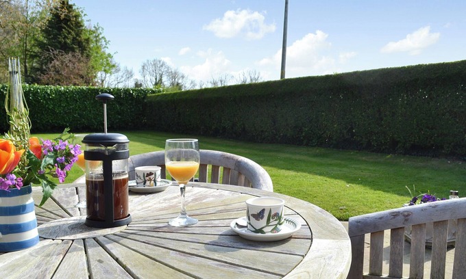 Foxley Cottage | 2 bedroom accommodation in Lyng, near Norwich