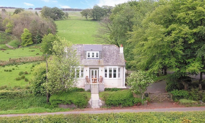 Girvan Cottage | 2 bedroom accommodation in Girvan