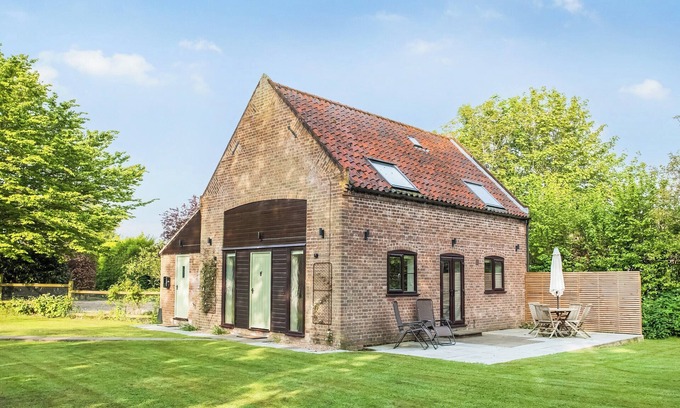 Irstead Cottage | 2 bedroom accommodation in Scottow, near Coltishall
