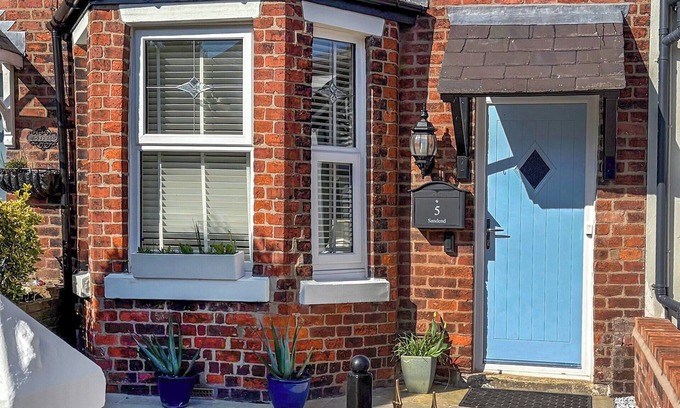Lytham St. Anne's Cottage | 2 bedroom accommodation in Lytham