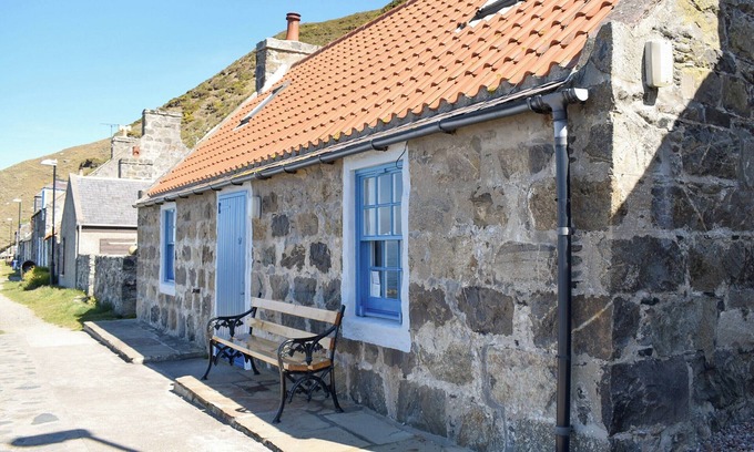 Banff Cottage | 2 bedroom accommodation in Crovie, Gardenstown
