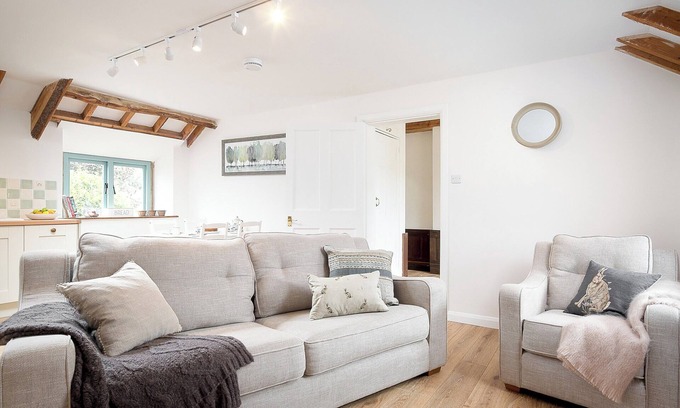 Chipping Sodbury Cottage | 2 bedroom accommodation in Old Sodbury, near Bristol