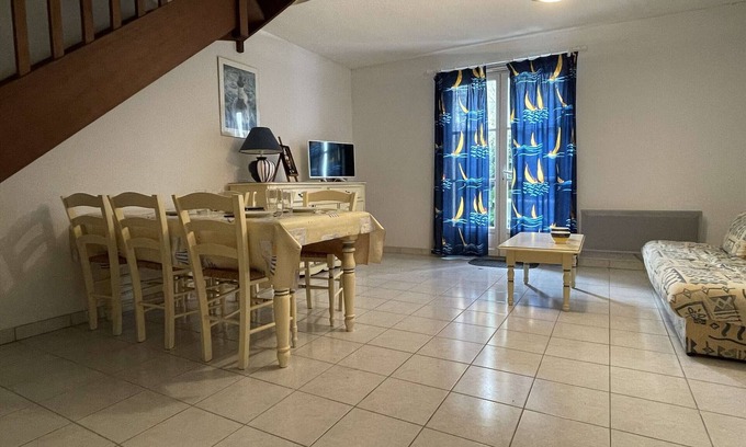 Saint-Martin-de-Re Apartment | 2-bedroom apartment with terrace, sleeps 4, Saint-Martin-de-Ré