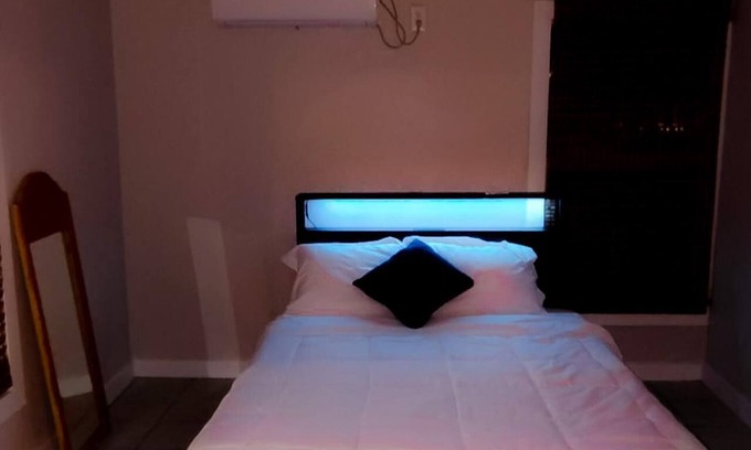 South Padre Island Apartment | 2-bedroom apartment in superb South Padre Island with AC