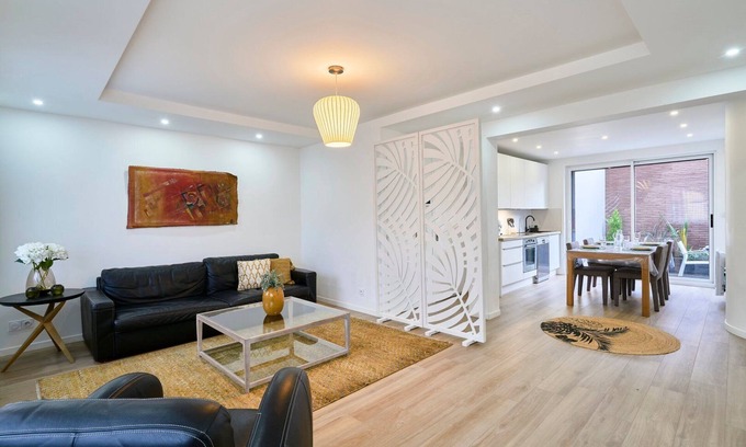 Marcq-en-Baroeul Apartment | 2 bedroom apartment w/courtyard at Croisé Laroche