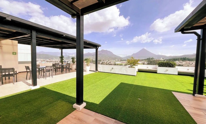 Quetzaltenango Apartment | 2-bedroom apartment in amazing Quetzaltenango with fitness room, WiFi