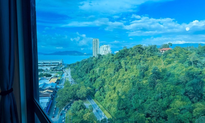 Downtown Kota Kinabalu Apartment | 2-bedroom apartment with WiFi, AC in Kota Kinabalu CityCenter with mountain vie