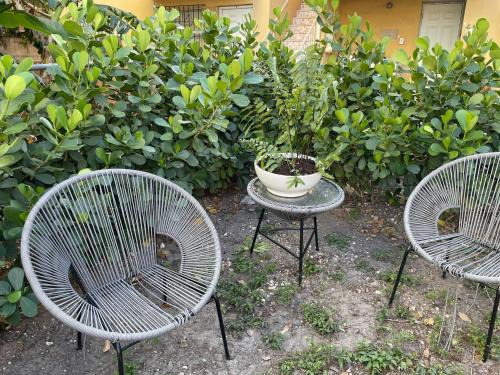 East Little Havana Apartment | 2 Bedroom Apartment (Free Reserved Parking) (1D)