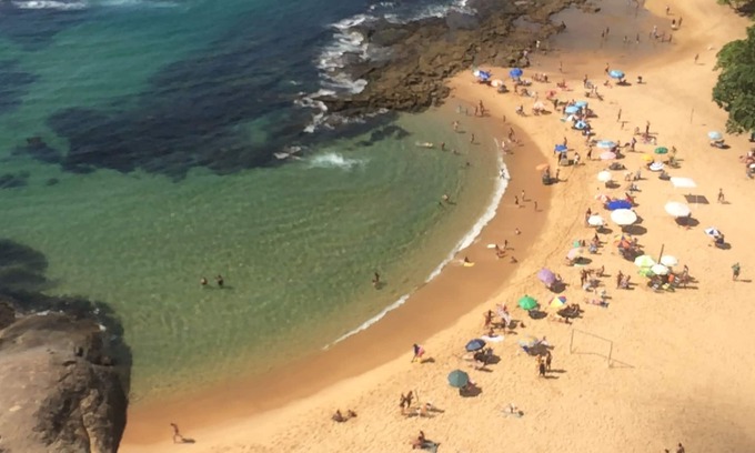 Centro Apartment | 2 bedroom apartment in front of Praia das Castanheiras Edif. Aquamarine with pool