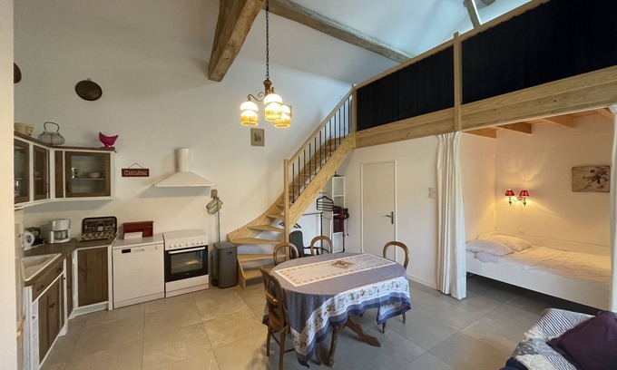 Beynost Apartment | 2 Bedroom Apartment in Beynost