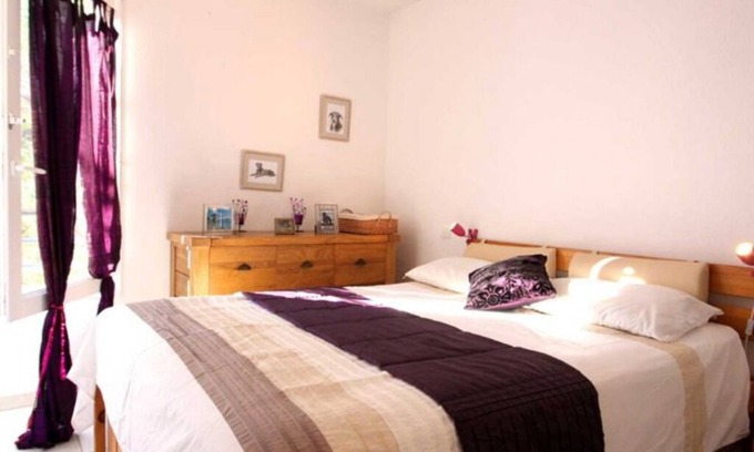 Calvi Apartment | 2-BEDROOM APARTMENT IN GATED RESIDENCE 10 MINUTES WALK FROM THE BEACH