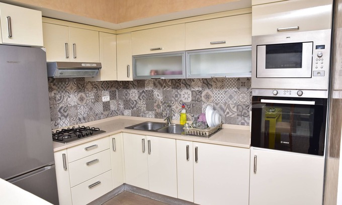 Sidi Dhrif Apartment | 2 Bedroom Apartment in Marsa