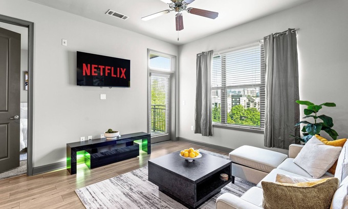 Loring Heights Apartment | 2-bedroom apartment in Midtown Atlanta Rooftop & Pool