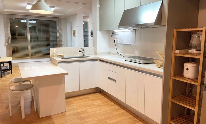 Bundang-gu Apartment | 2 bedroom apartment in West Pangyo. Great for long stays