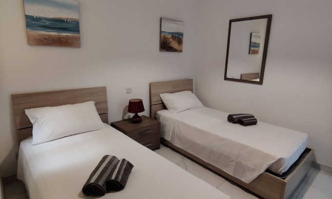 Ghajnsielem Apartment | 2-bedroom apartment in charming Ghajnsielem