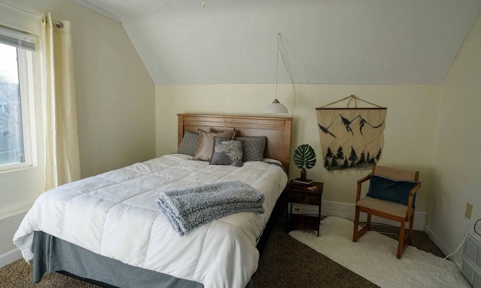 Roosevelt Apartment | 2 Bedroom Apartment near NDSU and Downtown Fargo