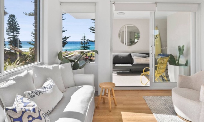 Manly Apartment | 2 Bedroom Apartment with views of Manly Beach!