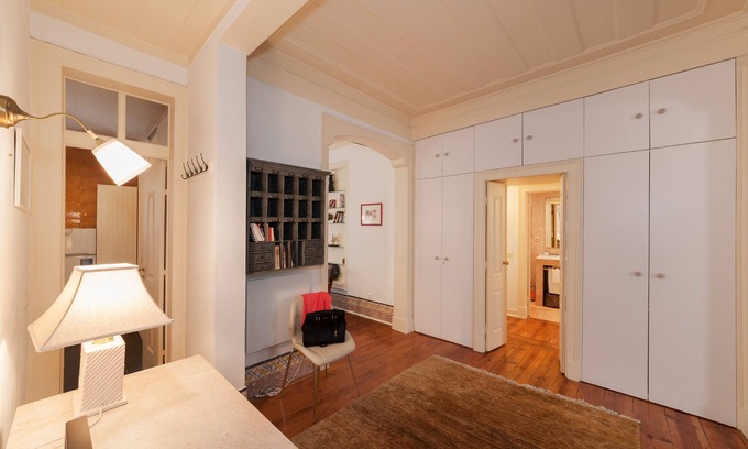 Sao Jose Apartment | 2 BEDROOM APT WITH PATIO NEXT TO LIBERDADE AVENUE