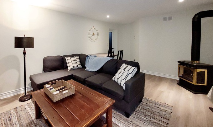 Winona Apartment | 2 Bedroom Basement Apartment between Niagara Falls and Toronto