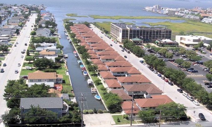 North Ocean City House | 2 Bedroom Bayside Townhome on Canal with Pool across from Mall & Theater -Unit C
