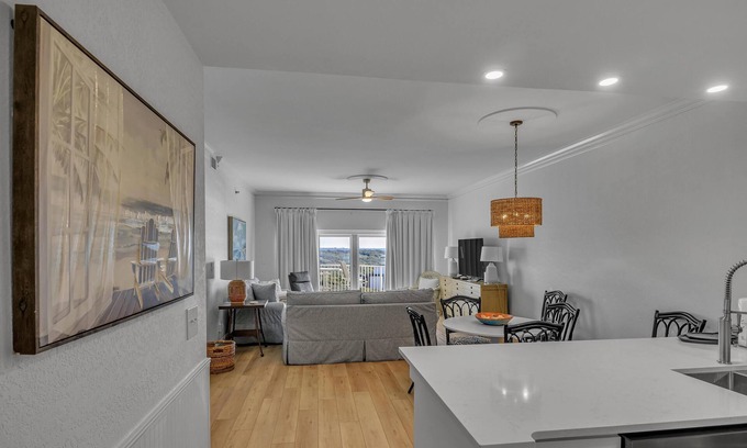 Four Mile Village Condo | 2 Bedroom Beach Manor condo on the 6th Floor at Tops’l Resort with Sandestin Resort Perks!