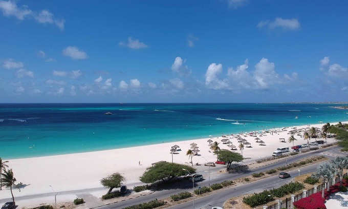 Oranjestad-West Condo | 2 Bedroom Beachfront With private Sundeck & Jacuzzi