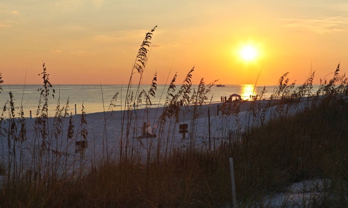 Miramar Beach Condo | 2 Bedroom + Bunkroom- Gulf Front Beach Retreat- Awesome Views-Beach Service
