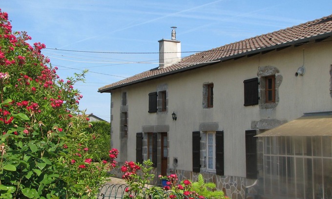 Pressignac House | 2 bedroom character gite en-suite great for walking, cycling and relaxing