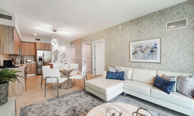 Northeast Miami Condo | 2 Bedroom -City View- Miami Design District - 1007