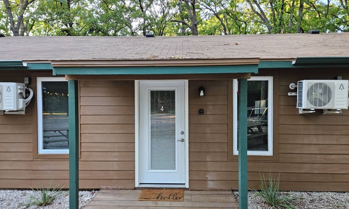 Lebanon Condo | 2-bedroom Condo #4 at Bennettscape Lodge with AC, WiFi by Bennett Spring Park MO